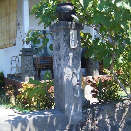 Alur Beach Homestay Amed Esterno foto