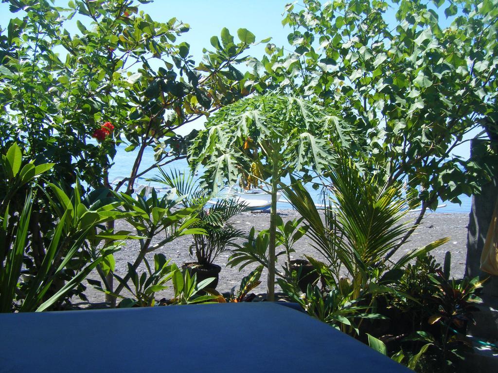 Alur Beach Homestay Amed Esterno foto
