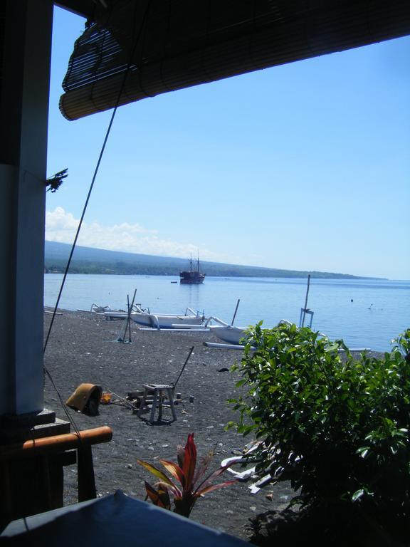 Alur Beach Homestay Amed Esterno foto