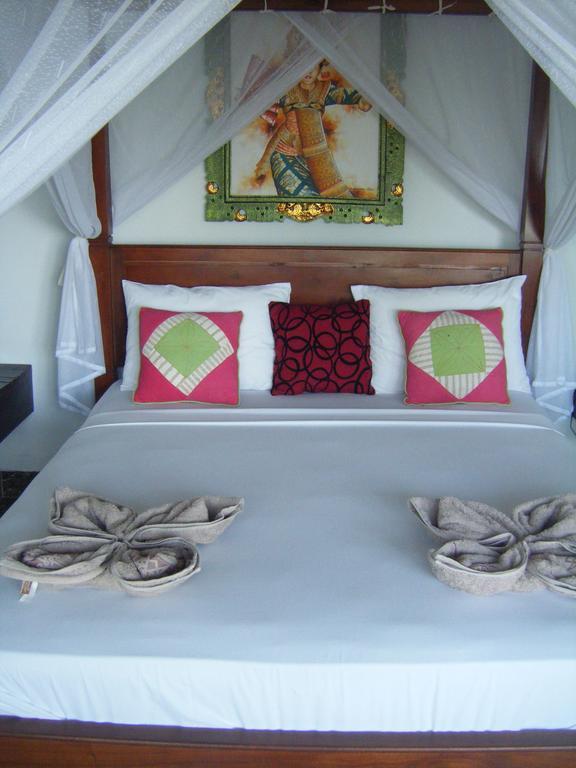 Alur Beach Homestay Amed Esterno foto