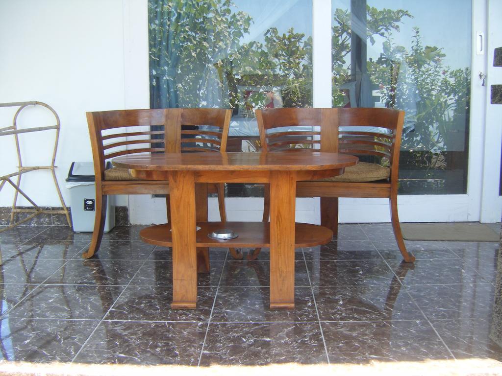Alur Beach Homestay Amed Esterno foto