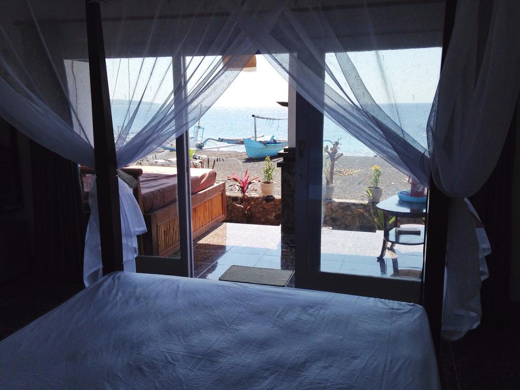 Alur Beach Homestay Amed Esterno foto
