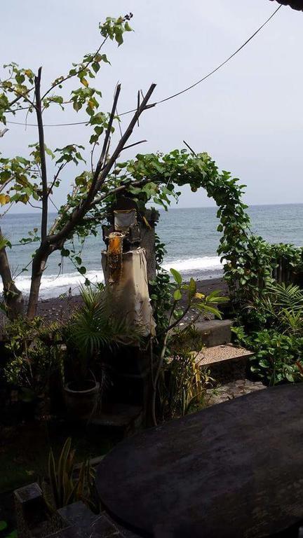 Alur Beach Homestay Amed Esterno foto