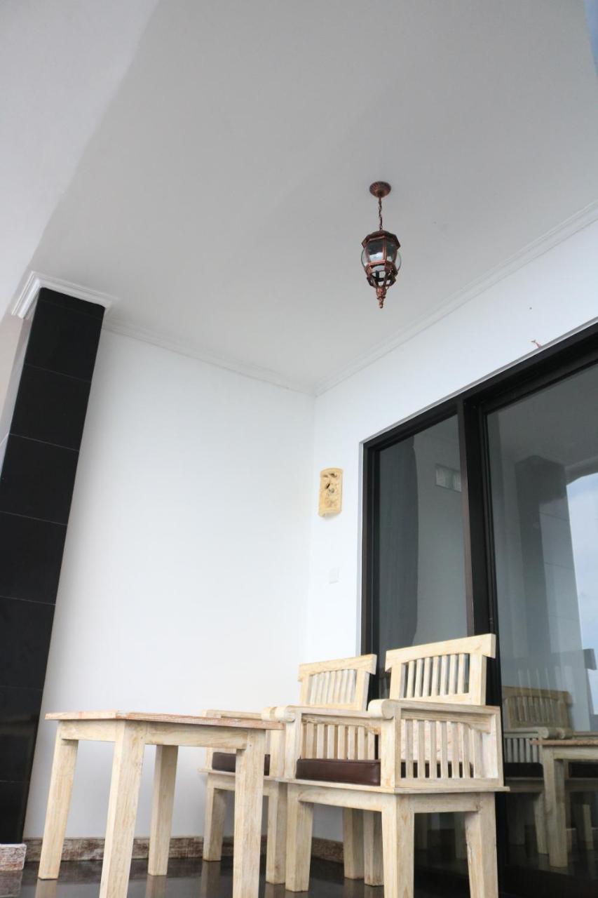 Alur Beach Homestay Amed Esterno foto